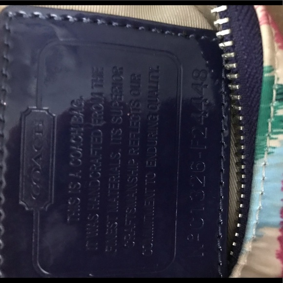 Coach cross the body bag. - Picture 3 of 8